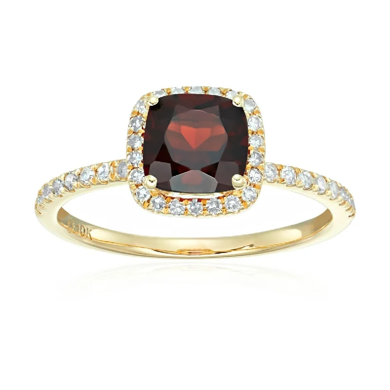 14k Yellow Gold Red Garnet and Diamond Cushion Halo Engagement Ring (1/4cttw, H-I Color, I1-I2 Clarity),